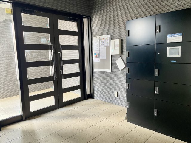 16/30 エントランス