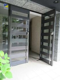 16/16 エントランス