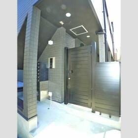 16/16 エントランス