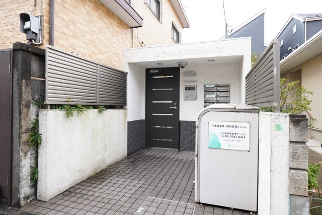 28/30 エントランス