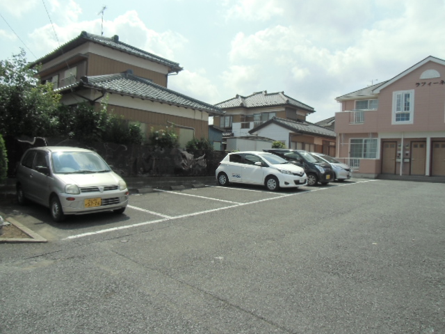 28/30 駐車場