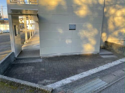 14/14 エントランス