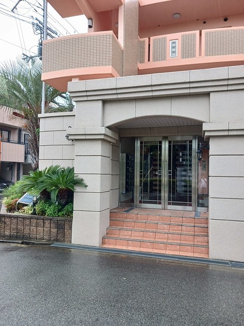 14/20 エントランス