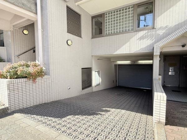 25/30 駐車場