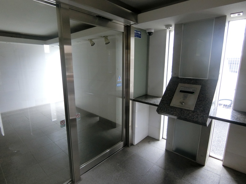 14/15 エントランス