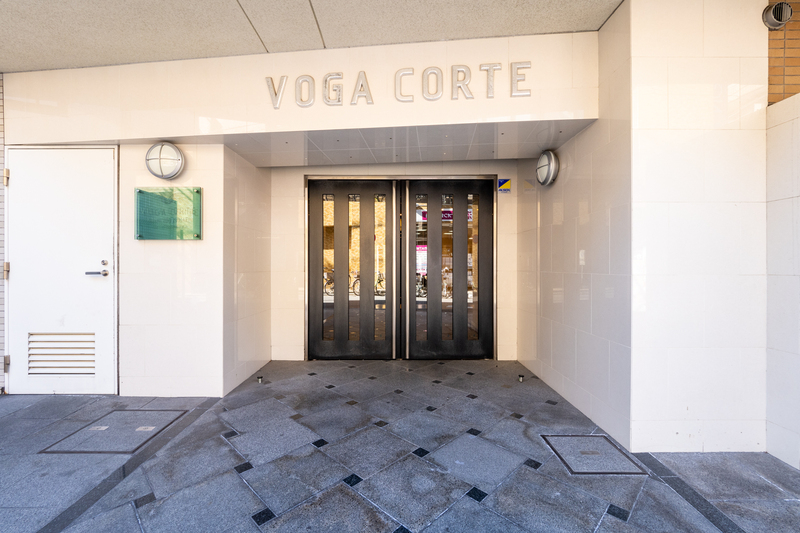 5/5 エントランス