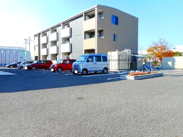 14/20 駐車場
