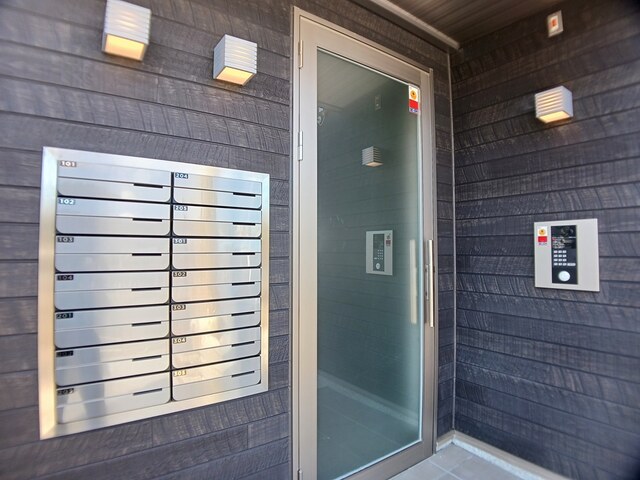 18/24 エントランス