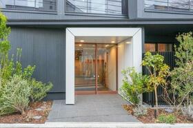 16/16 エントランス