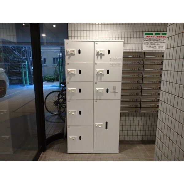 18/19 エントランス