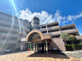 16/16 エントランス