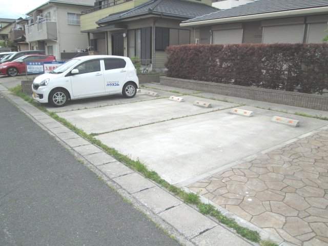 2/10 駐車場