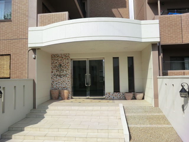 21/29 エントランス