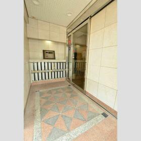 14/15 エントランス