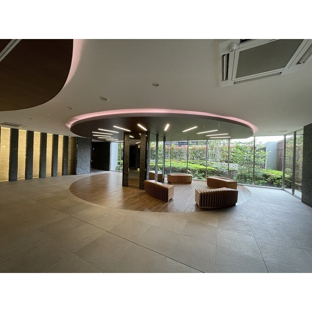 22/22 エントランス