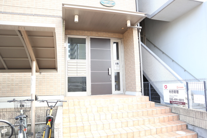 20/20 エントランス