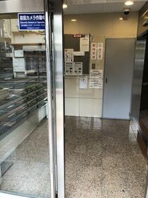 18/25 エントランス