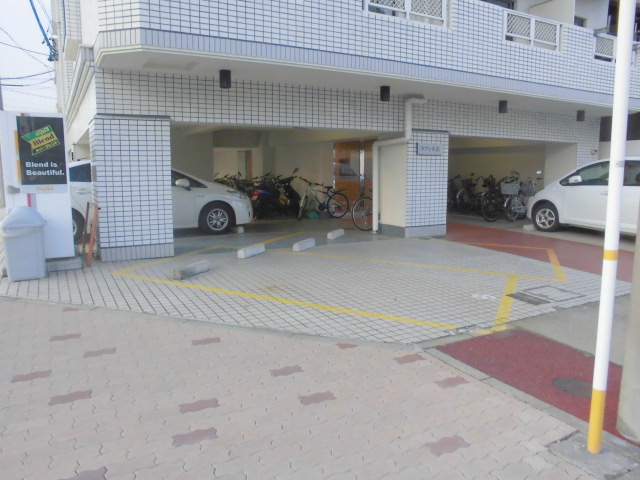 18/26 駐車場