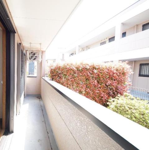 22/25 エントランス