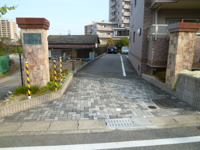 22/29 エントランス