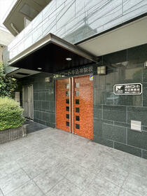 16/16 エントランス