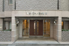 16/16 エントランス