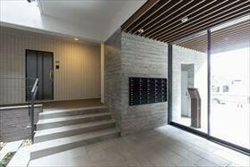 13/13 エントランス