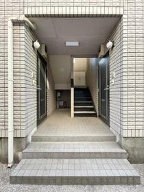 2/3 エントランス