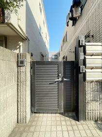 15/15 エントランス