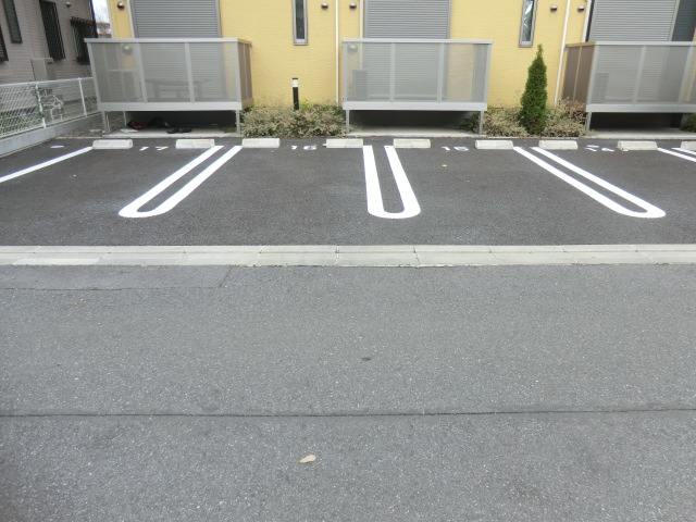 22/28 駐車場