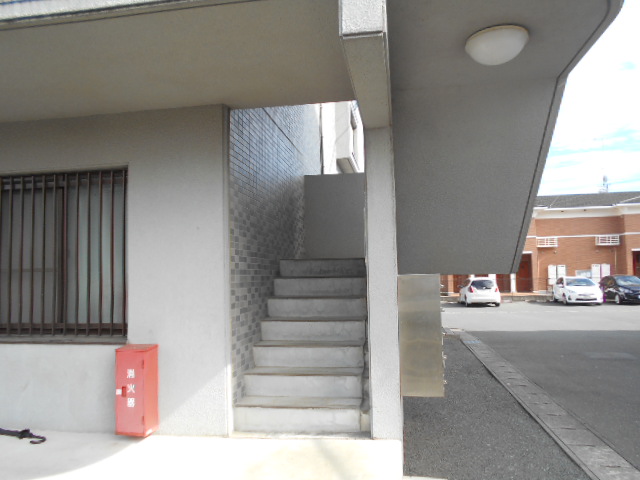 2/4 エントランス