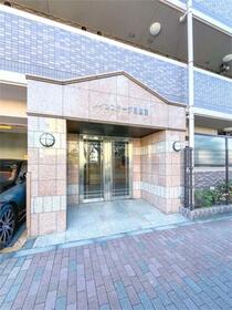 16/21 エントランス