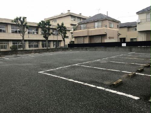 14/14 駐車場