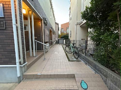 2/2 エントランス