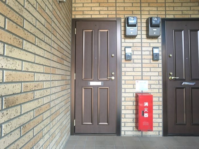 19/27 エントランス