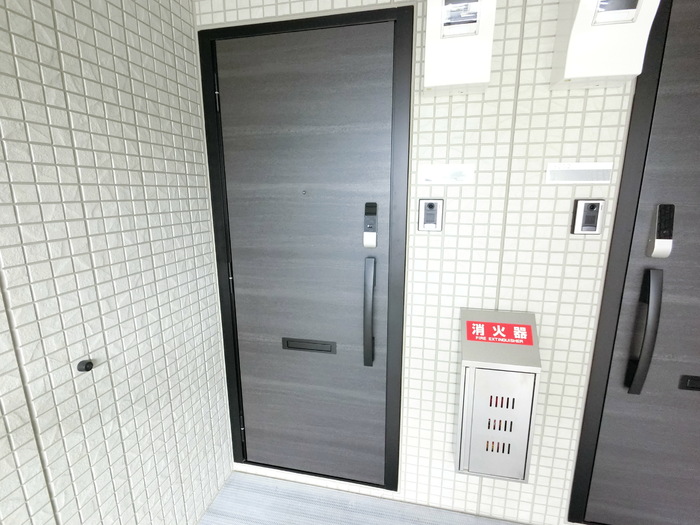 18/24 エントランス