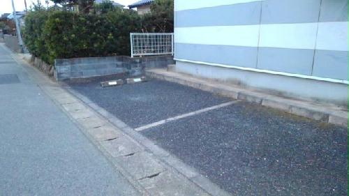 2/3 駐車場