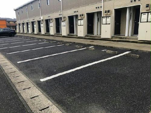 13/14 駐車場
