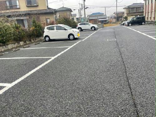 14/14 駐車場