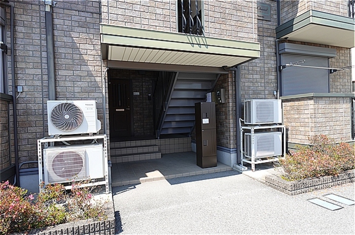 2/3 エントランス