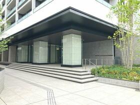 16/20 エントランス