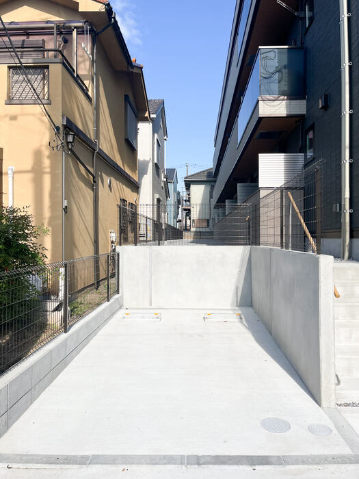 18/18 駐車場