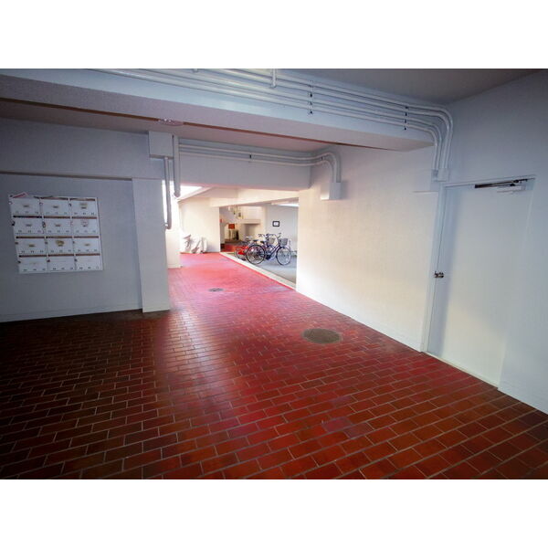 17/18 エントランス