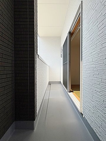 23/28 バルコニー