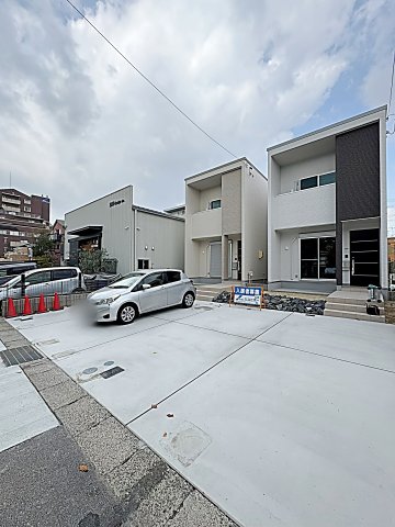28/28 駐車場