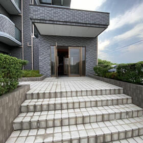 3/4 エントランス