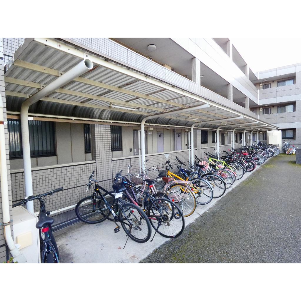 13/19 エントランス