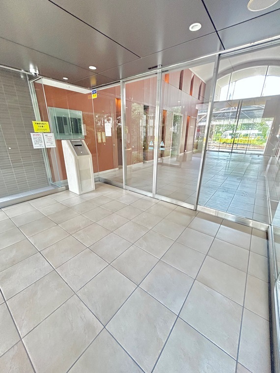 14/16 エントランス