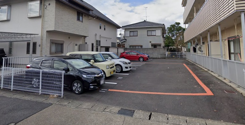 21/29 駐車場