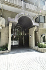 19/20 エントランス